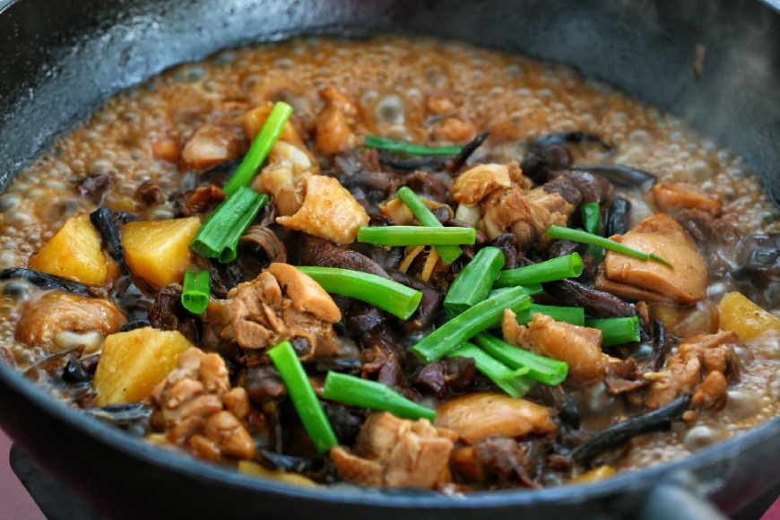 在东北这道菜大名鼎鼎,是名副其实的山珍野味,鲜美的不可思议!