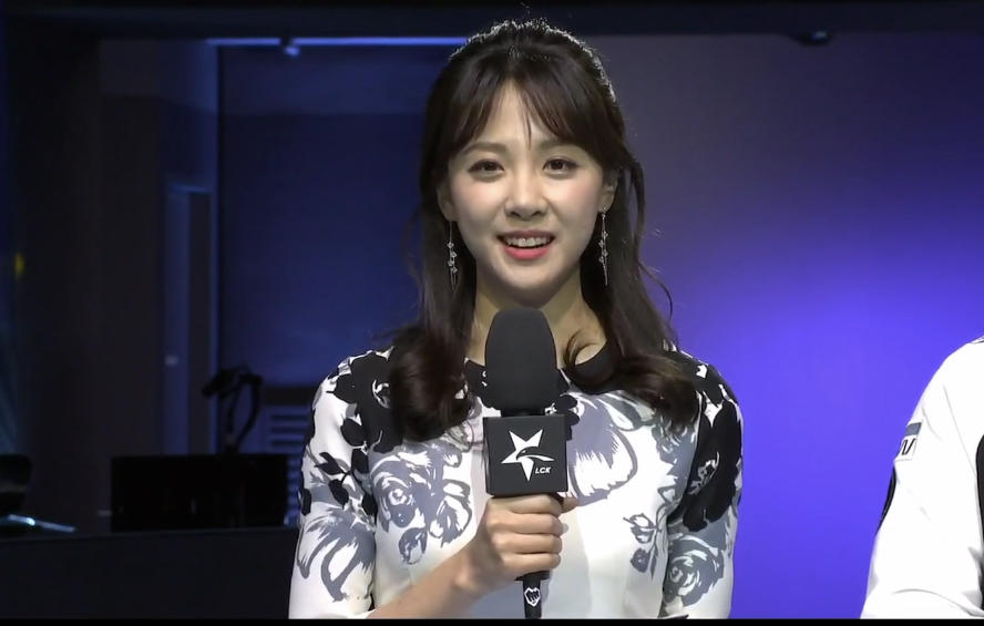 lck新签美女主持人金敏娜,颜值不输恩静,曾担任电视台主持!