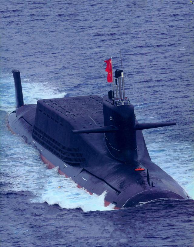 094B型核动力潜水艇图片