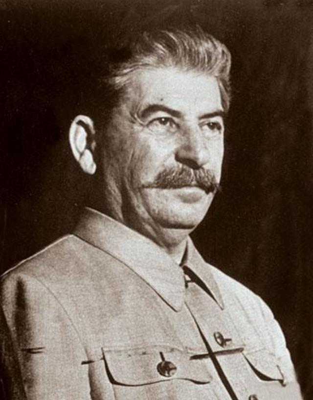 盟军已开到柏林郊区,为什么却把占领柏林的头功让给苏联?