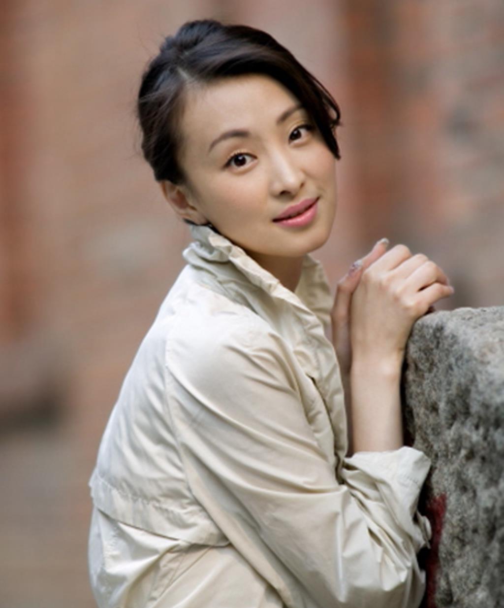 空姐出身的她,因出演《倚天屠龙记》反派走红,现颜值依旧!