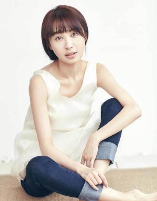 黄晓明的前女友,在综艺上作秀过于夸张,导致人们不买账