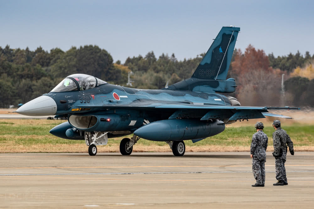 日本空自岐阜基地航空日高清照老鬼怪的涂装是如此的亮骚