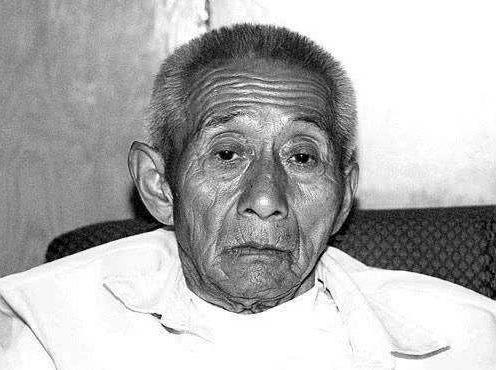 东北农民救活一个日本兵,抚养48年后送他回国,日本兵这样回报他