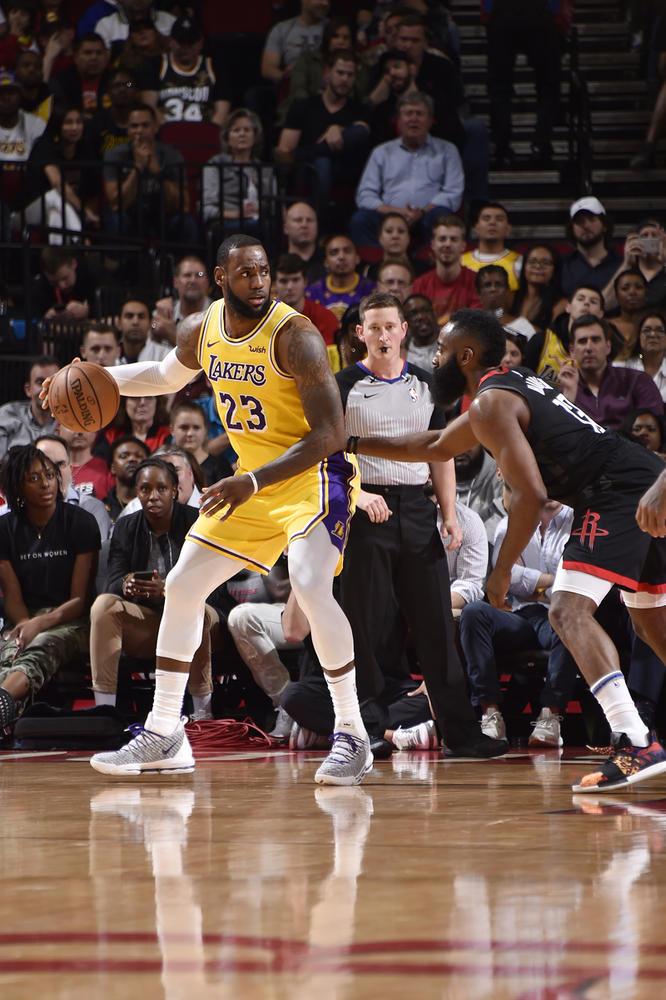 火湖大战火箭主场击退湖人哈登50分大号三双詹姆斯空砍29分