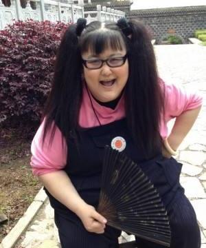 本是琵琶演奏大师,因太胖无法再弹,意外当了演员成了最胖星女郎