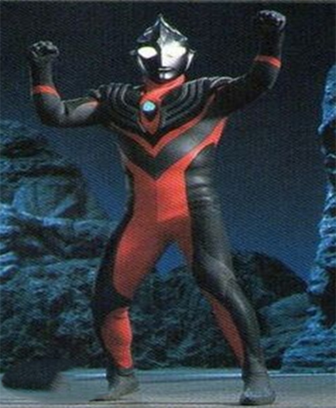 龙卷形是黑暗形迪迦吸收了达拉姆的能力吸收后进化成的一种新的形态