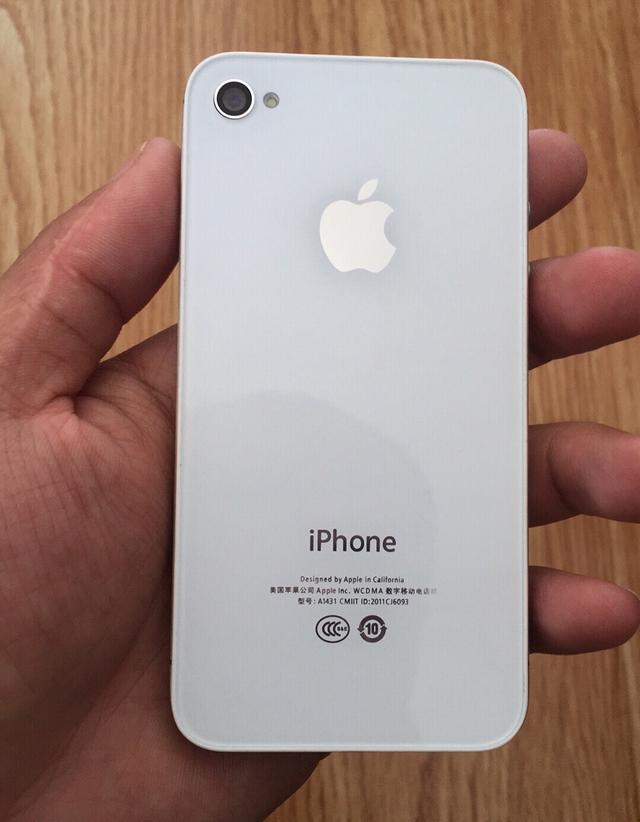 网友购入经典设计款iphone4s永不过时