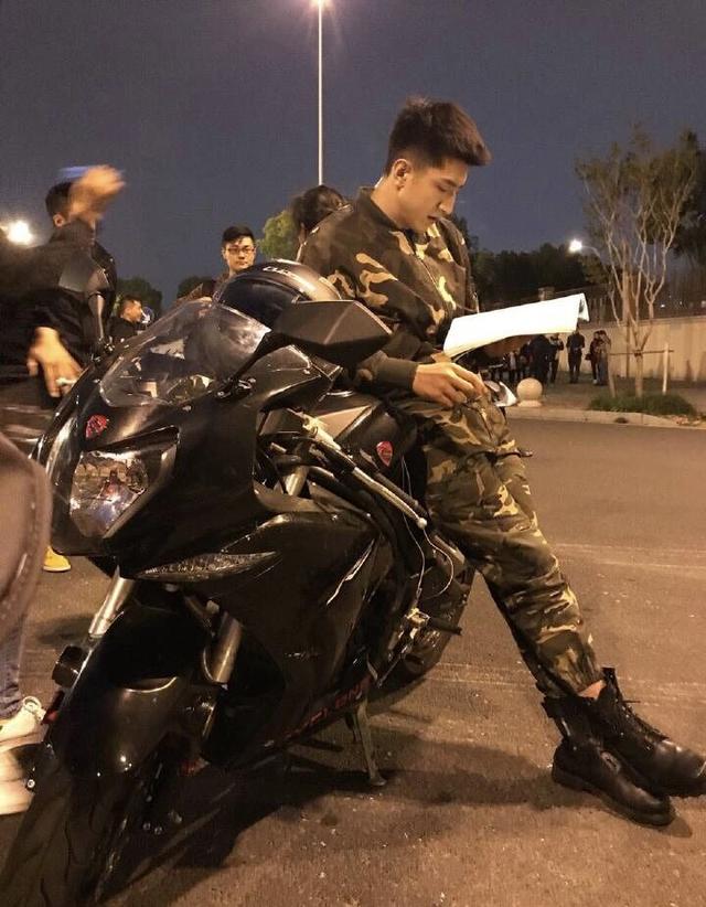 粉丝向金瀚询问他的地址金瀚8个字机智回应太友爱了