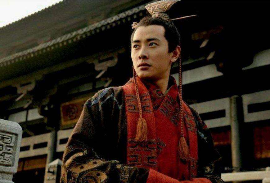 汉献帝刘协听到刘备建蜀称帝后为什么沉默许久又突然哈哈大笑