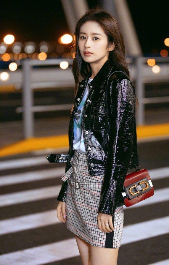 唐嫣这么爱穿皮衣她穿一次就把她比下去了