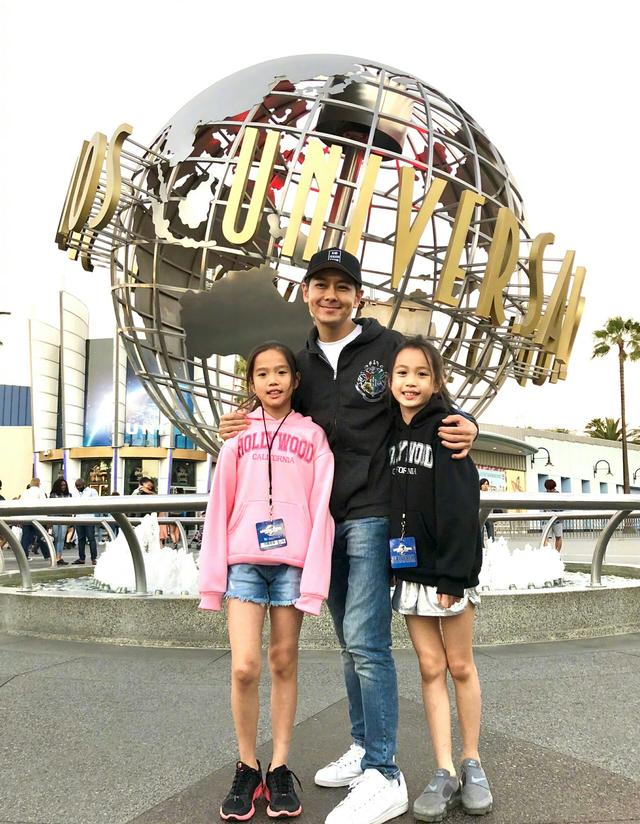 jaden虽然要比考拉早出生两年,但是身高已经被妹妹给赶上了,感觉应该