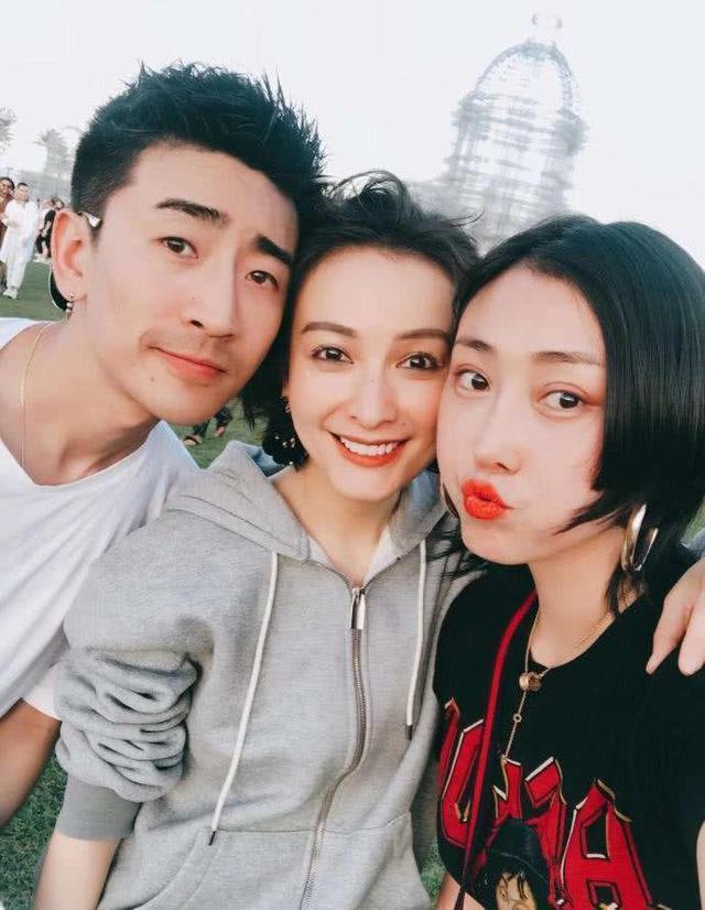 吴昕她终于公布恋情:不是潘玮柏而是他,网友:一直陪在身边