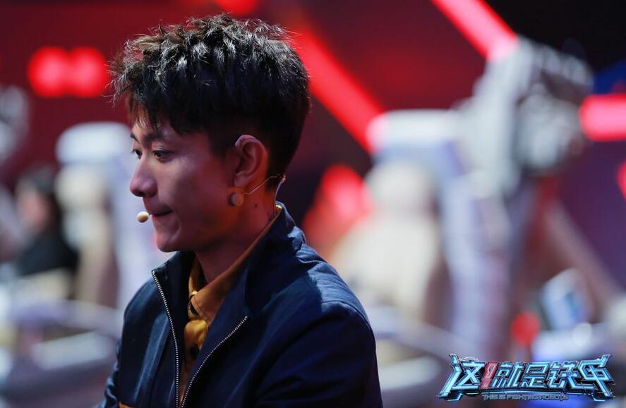 在今天(6月15日)播出的《这就是铁甲》最新一期里,节目决赛冠军强势