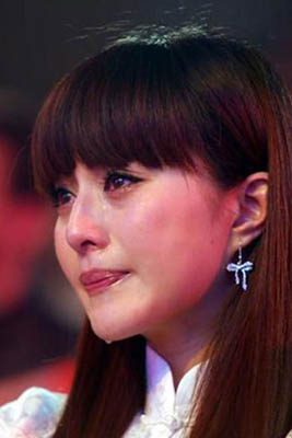 王源已与范冰冰解约,转投贾乃亮怀抱?网友:大难临头各自飞