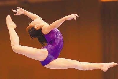 世界冠军因伤退役,3万买断费不够看病身无一技遇就业难生活困窘|刘菲