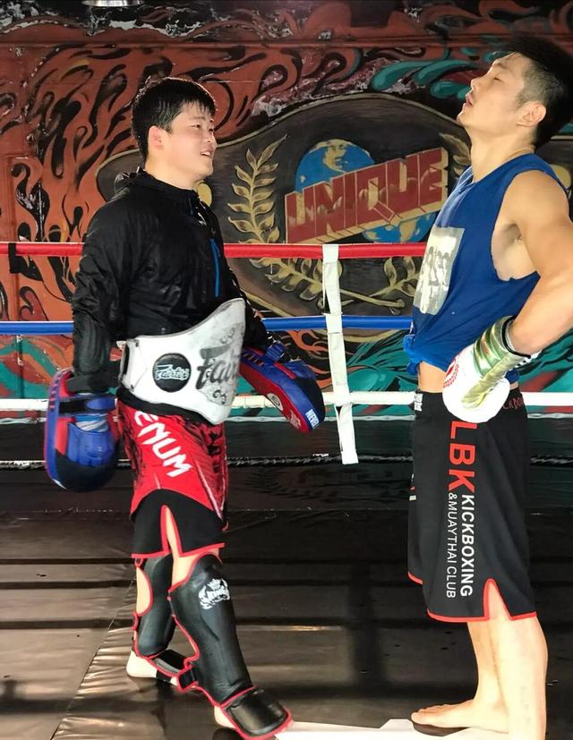 付高峰欲ko美丽死神不靠裁判帮忙:我就喜欢打老外