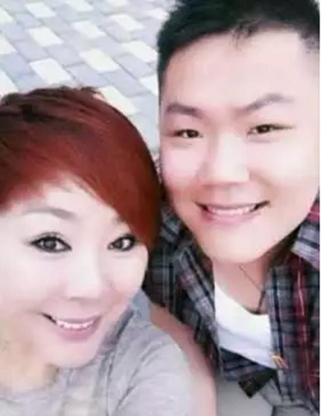 赵本山力捧女弟子,曾整容18次,被男友骗尽财产,儿子生父不明|衡越|赵