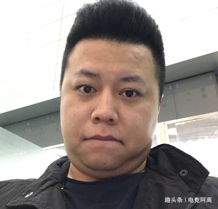 lol:他曾靠小本本让职业选手闻风丧胆,如今用新套路虐哭天使!