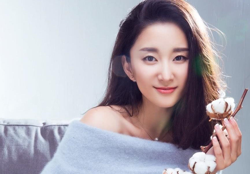 她长相神似苗圃,出道13年不温不火,30岁搭档赵丽颖能否逆袭|赵秦|苗圃