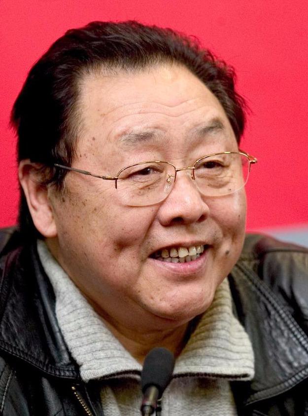 西游记中的猪八戒马德华已73岁,把"嫦娥"娶回家后,儿子帅气