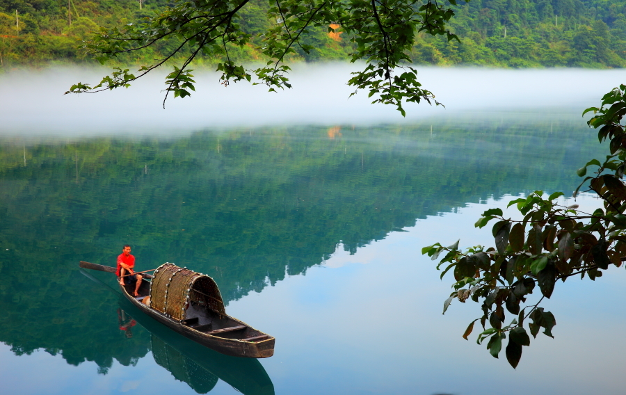 最美的江南意境和最美的美女意象,存在于同一首词中,却非宋词