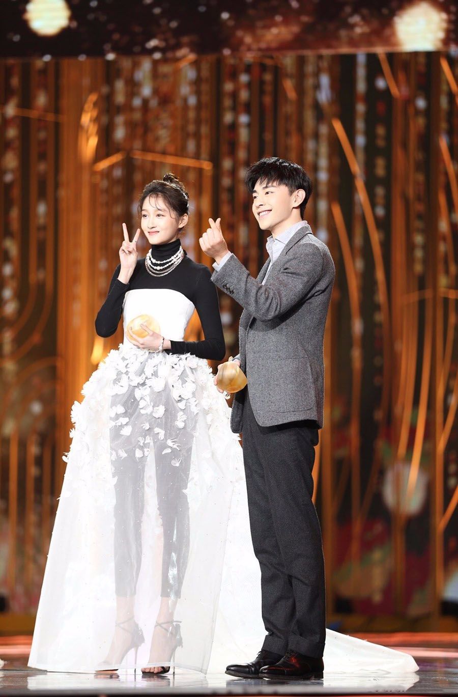 173关晓彤踩"两根针"快赶上邓伦, 却输给了167杨紫