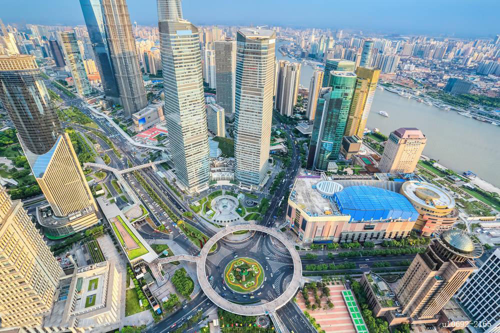 这条位于上海最繁华地段的道路从上帝视角看去就像一个五星