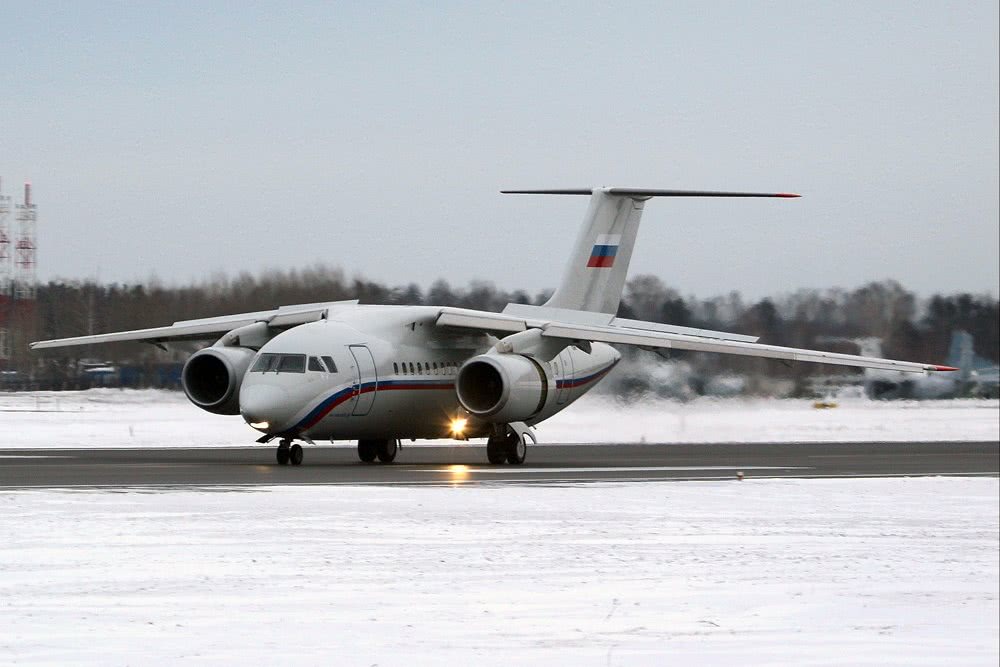 俄罗斯中央军区接收2架安148新专机外形还挺漂亮的
