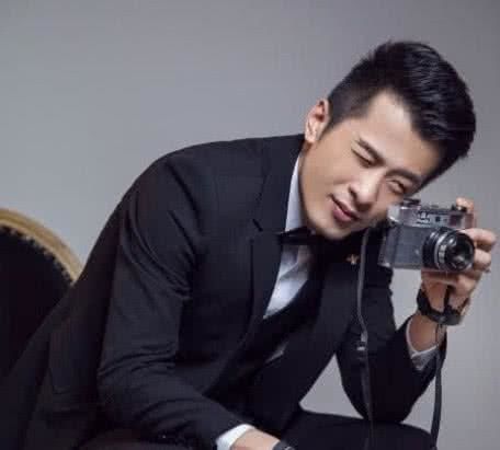 快手土豪刷礼物排行_快手三位最大刷客,辛巴只排在第三,第一狂刷七千万!(2)