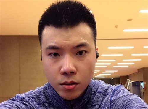 黄毅清聊白百何她让人大跌眼镜网友一指禅要走红了