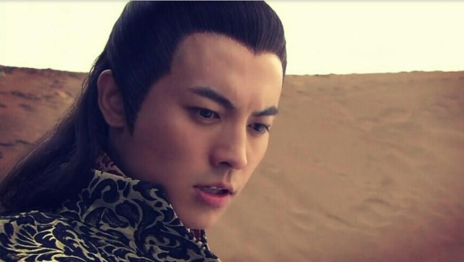 36岁崔鹏也老了,光头帅哥发福变大叔,在《斗破苍穹》只能演配角