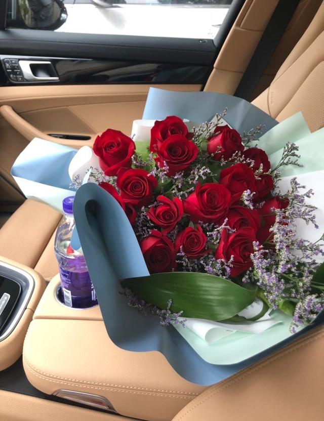 感言:销售很有心,给我女友送玫瑰花