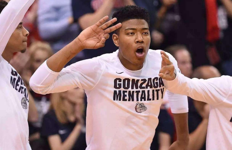 国内三小将不如日本新星,未来乐透秀的他将撑起日本篮球大旗?