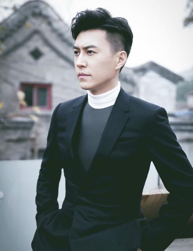 大家都以为单身的男明星,原来早早就结婚了,老婆孩子都有了