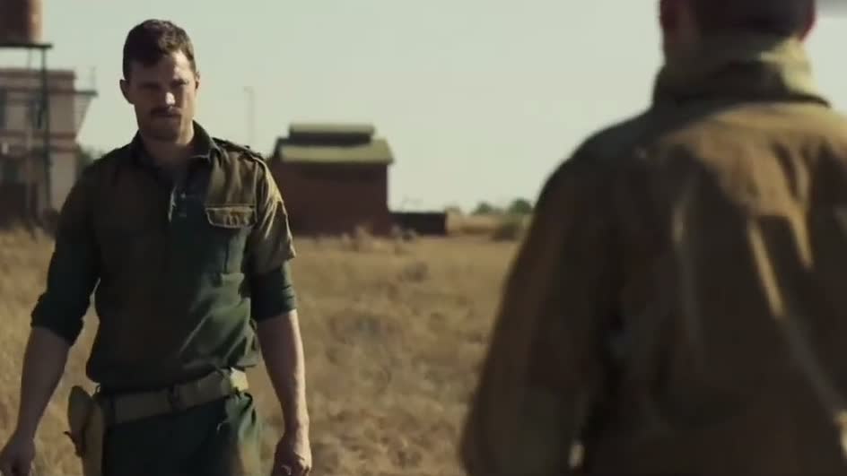 维和部队激战恐怖武装,雅多维尔围城战是一部