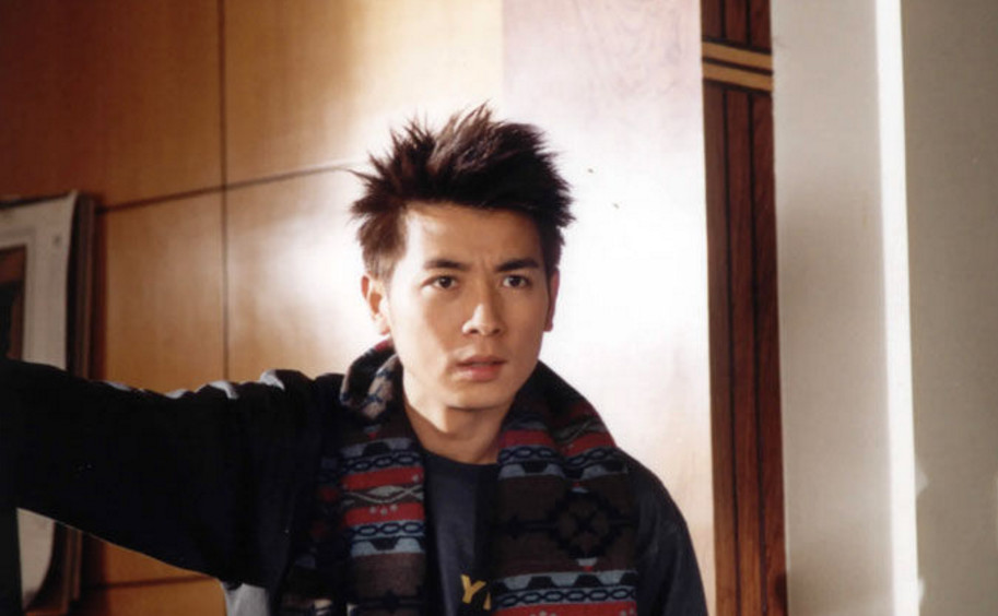 贾静雯在里边真的太美了:2007年饰演《又见一帘幽梦》的楚濂,徘徊在两