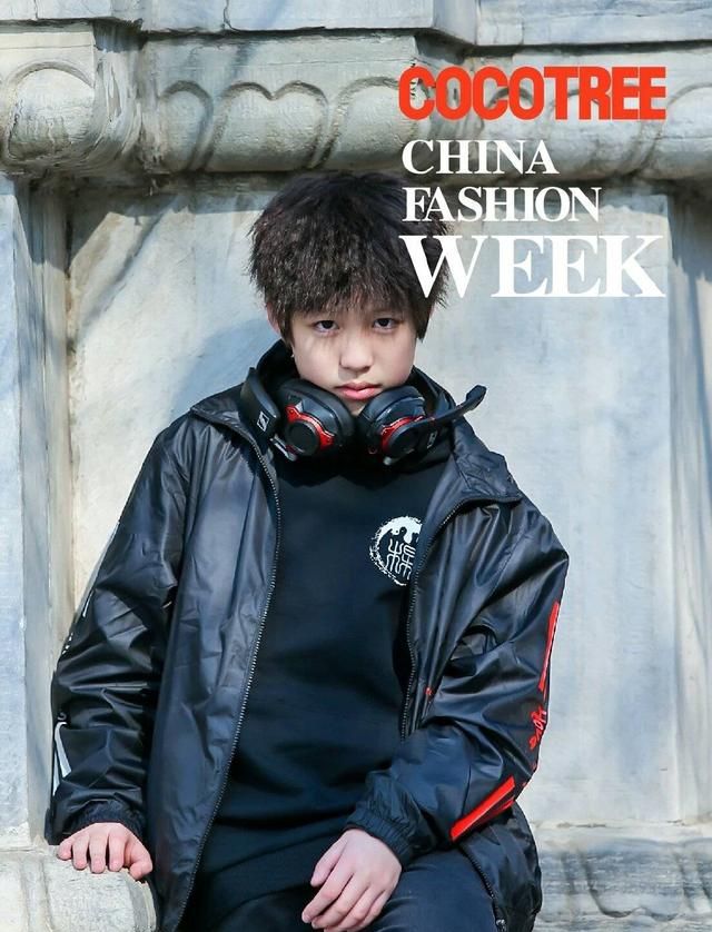 《爱情公寓》里的雷哥长大了,成功驾驭锡纸烫,颜值惊人!