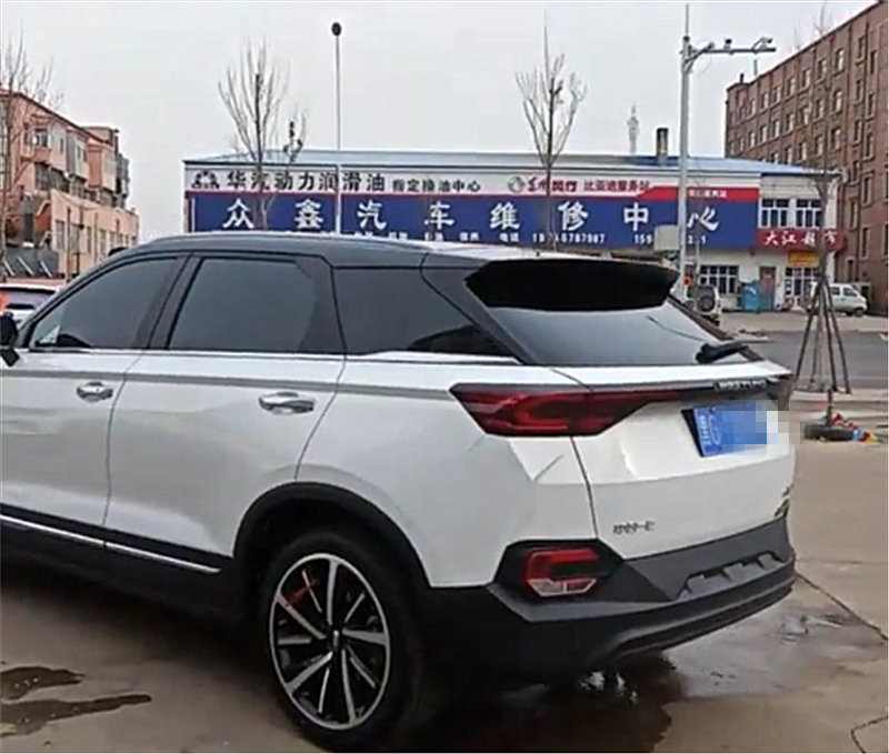 9万奔腾t77车窗贴膜提升颜值内饰还堪比e级但动力太弱