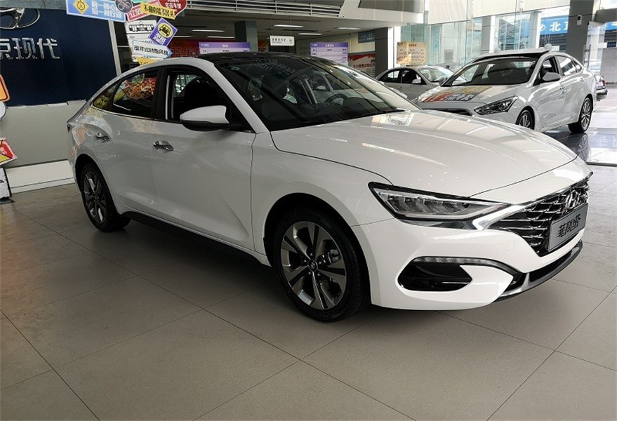 现代菲斯塔到店实拍 1.6t 7dct新型运动家轿能否逆袭思域