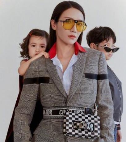 气质不输刘涛,儿子女儿颜值爆表|杨烁|王黎雯|近照_新浪网