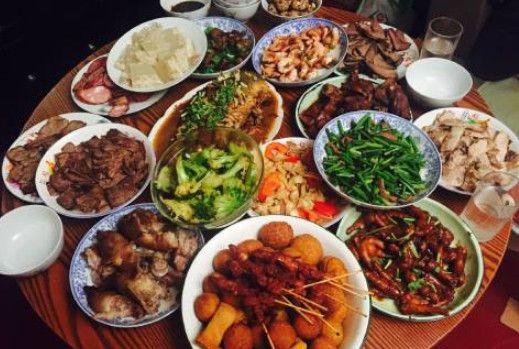 东北人招待客人的6桌菜桌桌都是硬菜看这就知道有多重视你了