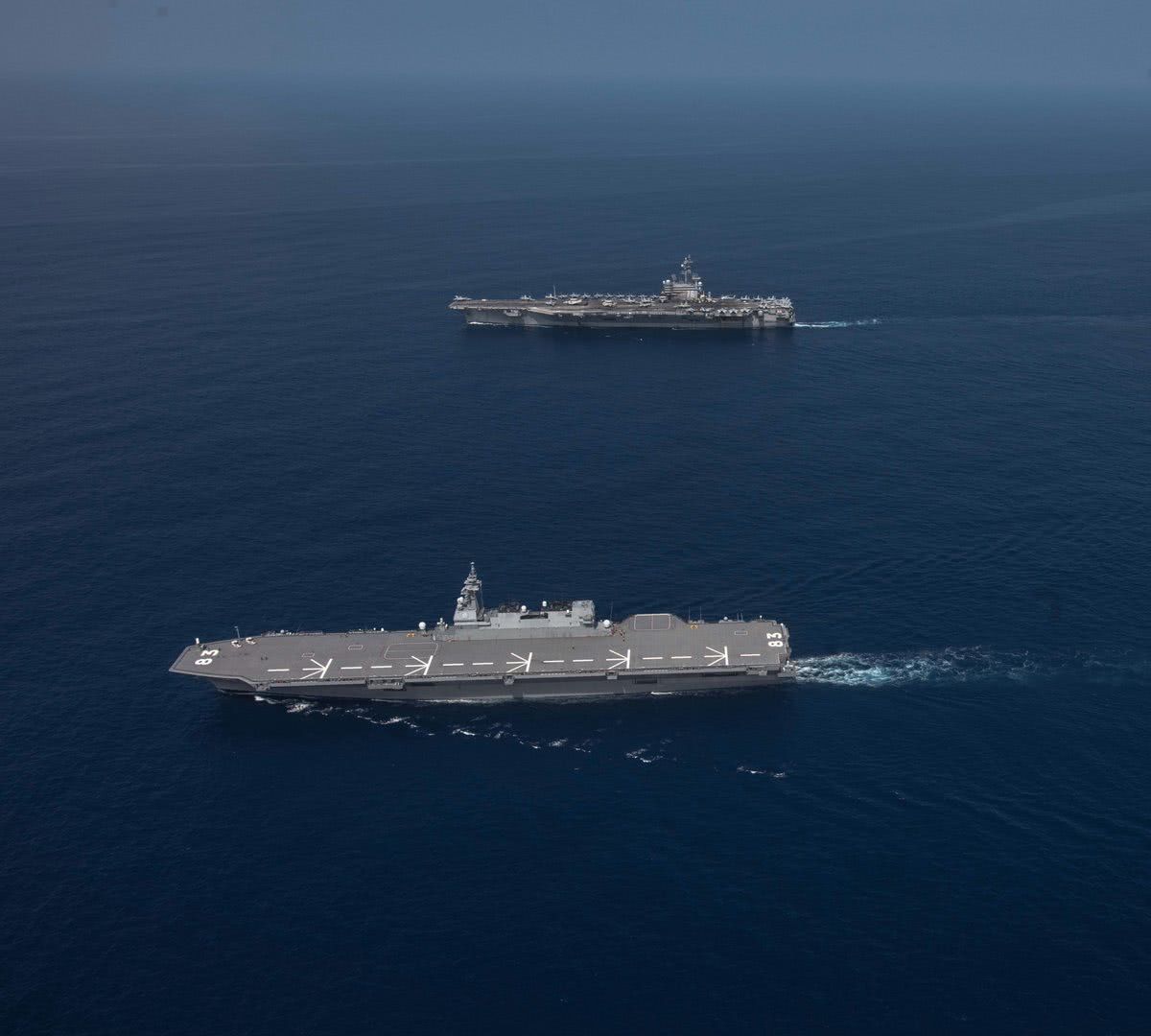 美日又在菲律宾海秀双航母编队,协同部署出现常态化特征