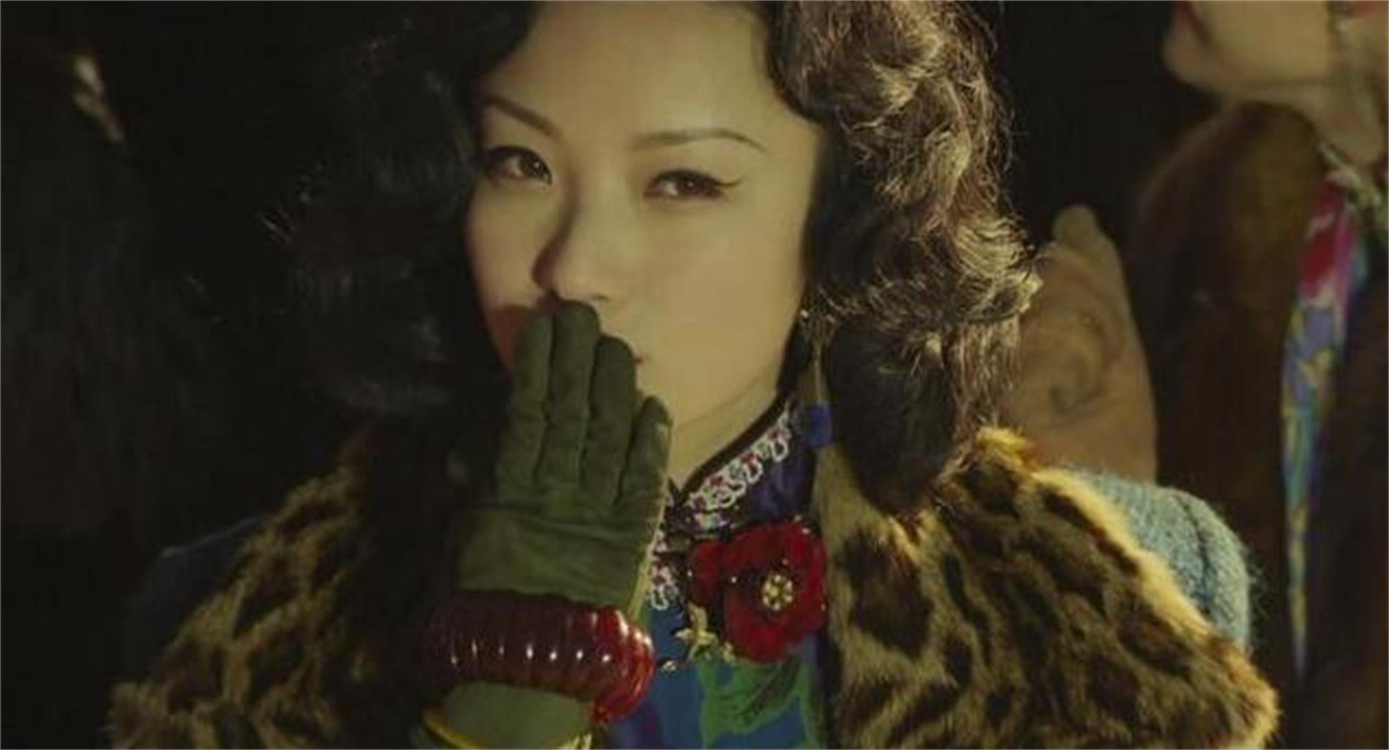 风尘女子,她外表美丽,妩媚,有着一颗正义且勇敢的心,最后带领一众姐妹