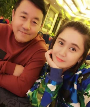 他是赵本山最心酸的徒弟娶小19岁娇妻今看着竟比妻子还年轻