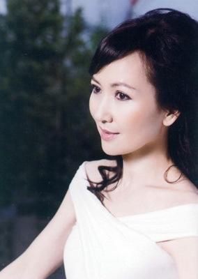 92版小青再度出演新版新白娘子传奇年过60依然美丽动人