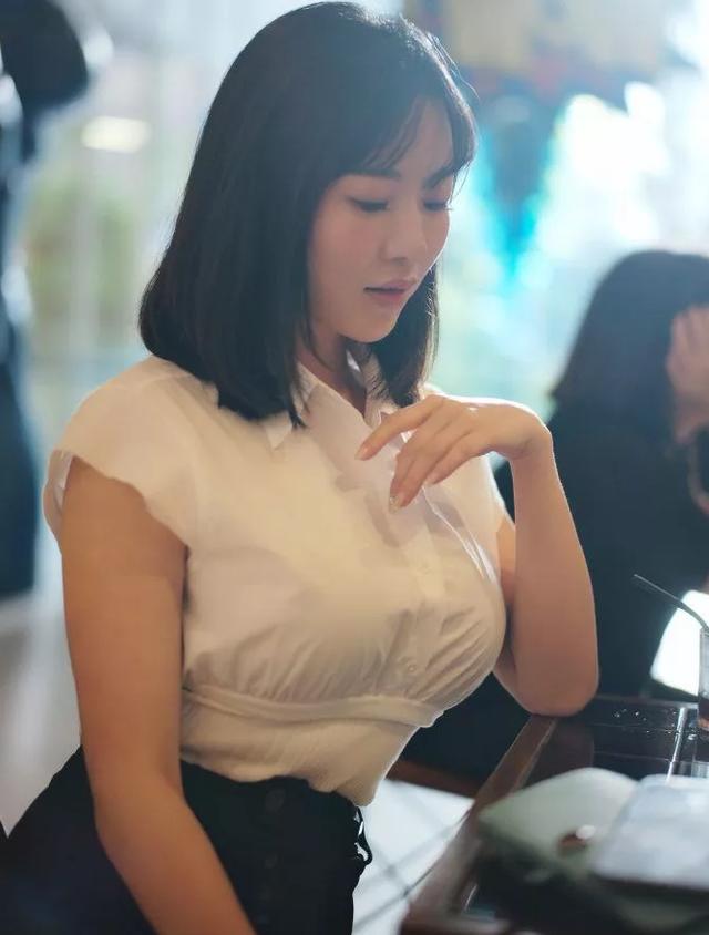 因刘强东躺枪的蒋聘婷的微博又更新了,网友大呼:果然有料啊!