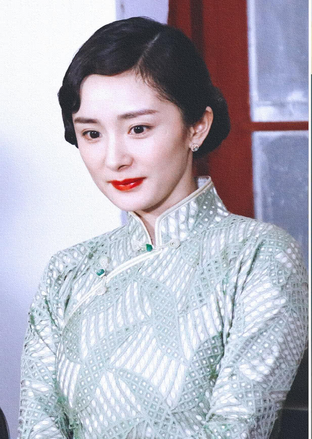 军装造型的钟汉良,又让人想起他和李小冉那部《来不及说我爱你》了