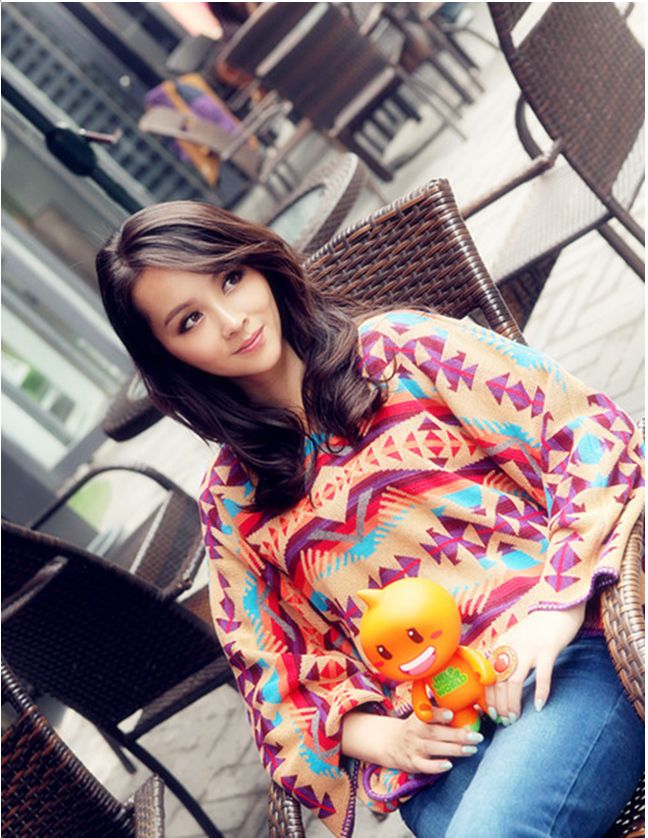 邓莎真会打扮,穿红裙配侧分发型就美回了20岁,大麟子更是萌萌