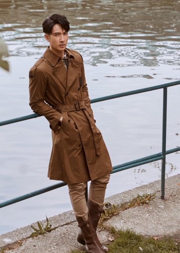 时尚奶爸吴尊一身"土味"却帅气依旧,十分有绅士风度!